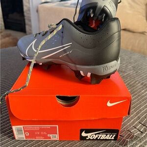 Nike Women’s HyperDiamond Keystone Cleats